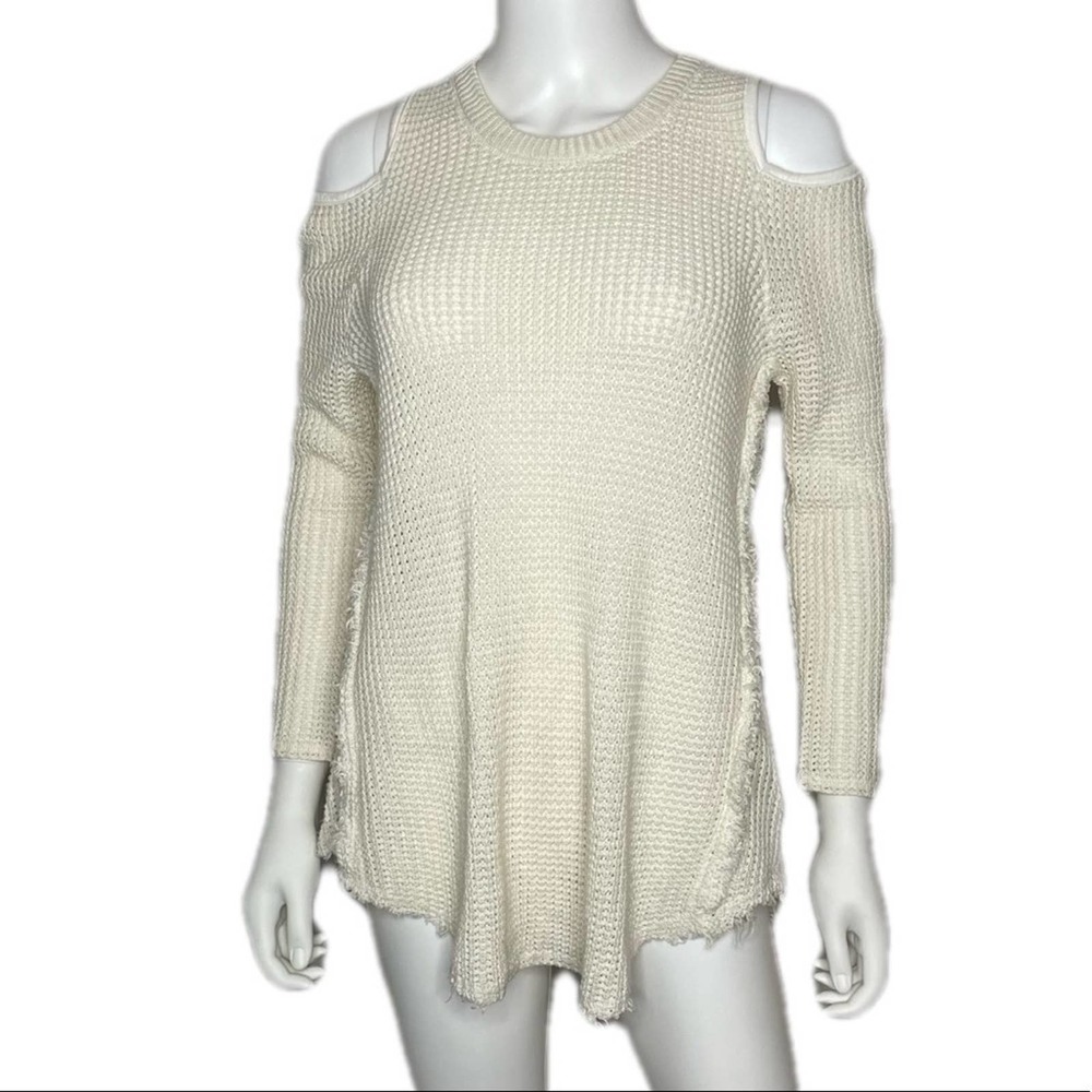 Altar’d State Women's White  Crew Neck Cold Shoulder Long Sleeve Knit Top sz S